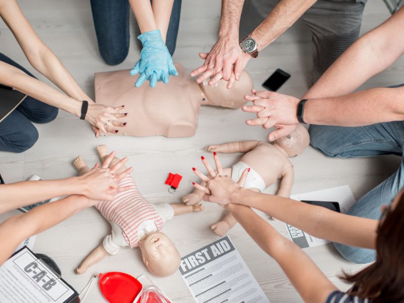 Building Confidence in First Aid: Family Training and Drills